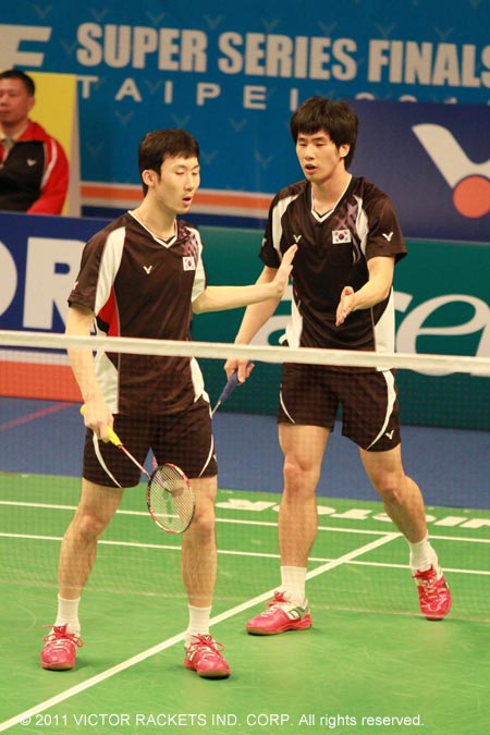 高成炫(右)／柳延星默契極佳，輕鬆獲勝晉級