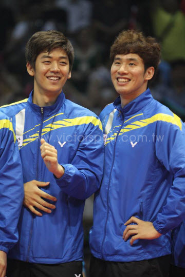 韓國隊男雙選手李龍大、高成炫(右)